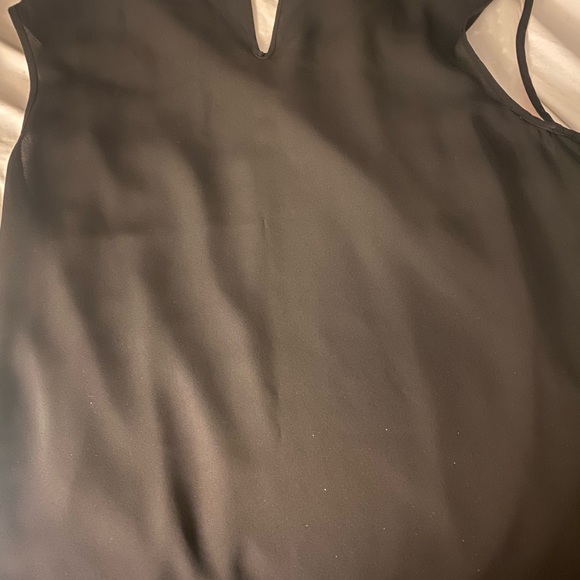 NWOT Vincent Camuto blouse. Size XS - Picture 3 of 3